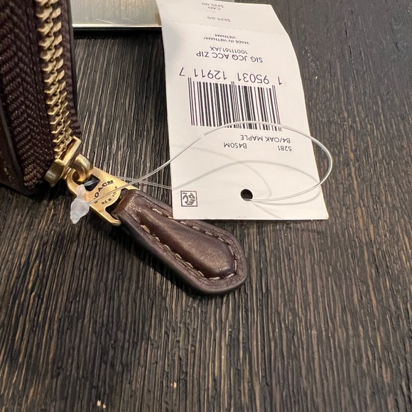 NWT Coach Signature Jacquard According Zip Wallet in Oak Maple - Picture 4 of 7